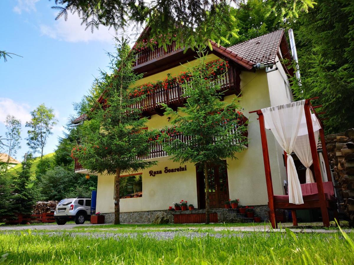 Raza Soarelui Hotel Moeciu De Sus Exterior foto